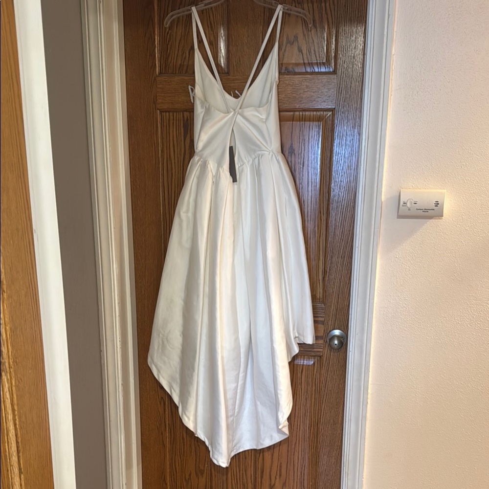 White High-Low V-Neck Sundress for Brides - Picture 4 of 5